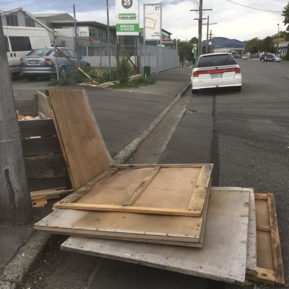 The photograph attached to this rubbish/recycling report