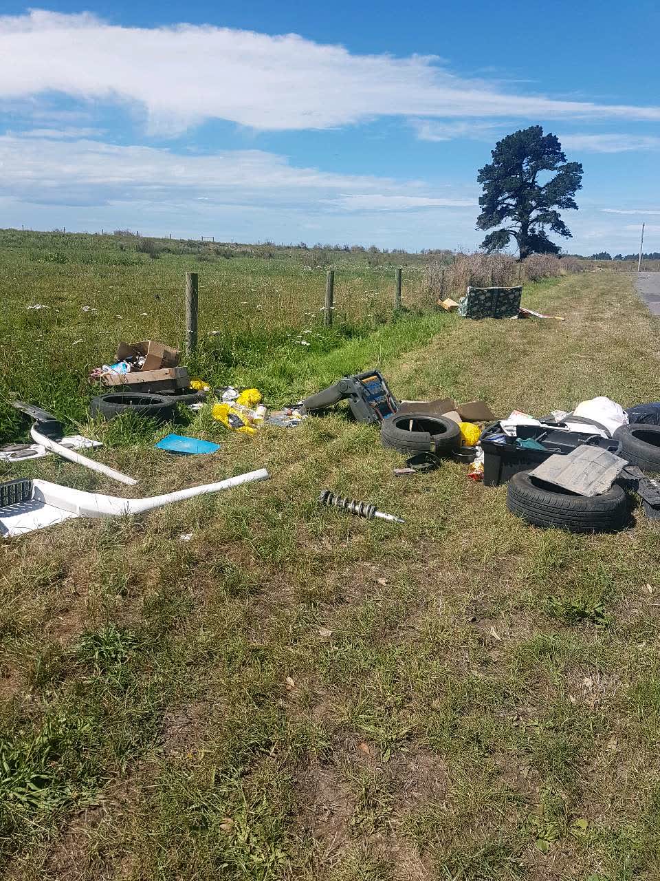 The photograph attached to this rubbish/recycling report