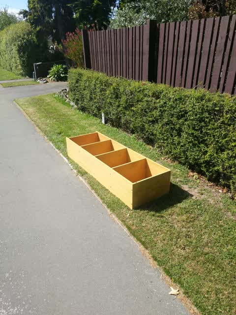 Rubbish/Recycling, a report photo