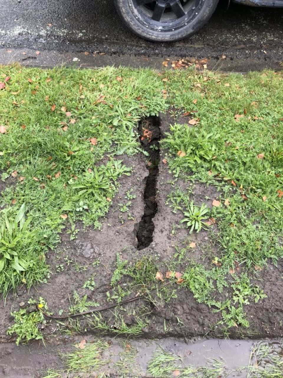 The photograph attached to this roading/streets report