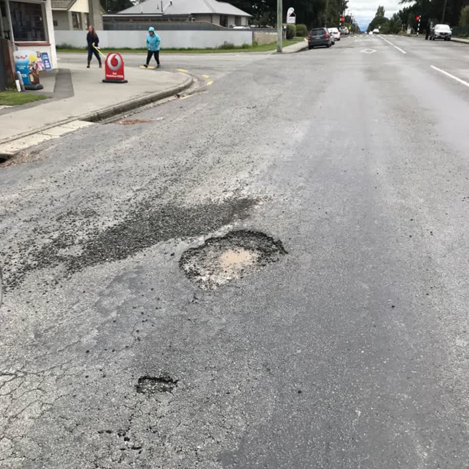 The photograph attached to this roading/streets report
