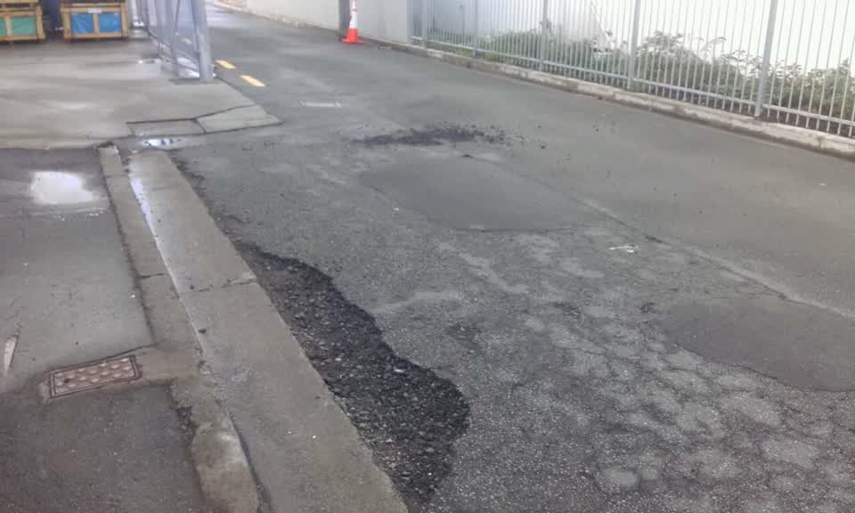 The photograph attached to this roading/streets report