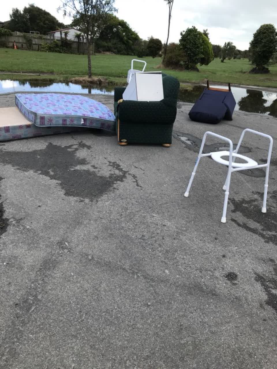 The photograph attached to this rubbish/recycling report