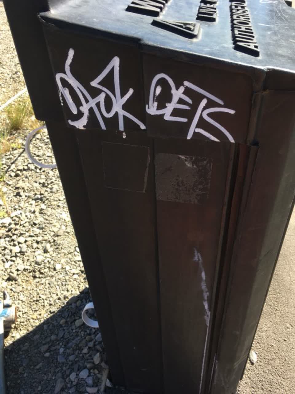 The photograph attached to this graffiti report