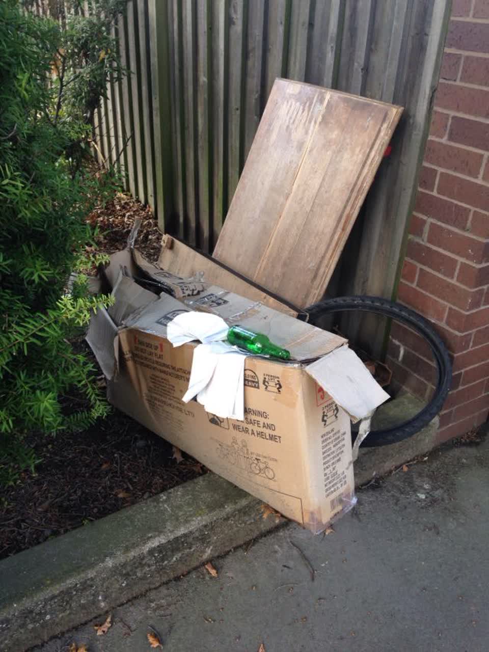 The photograph attached to this rubbish/recycling report