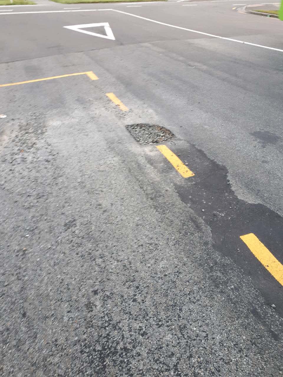 The photograph attached to this roading/streets report