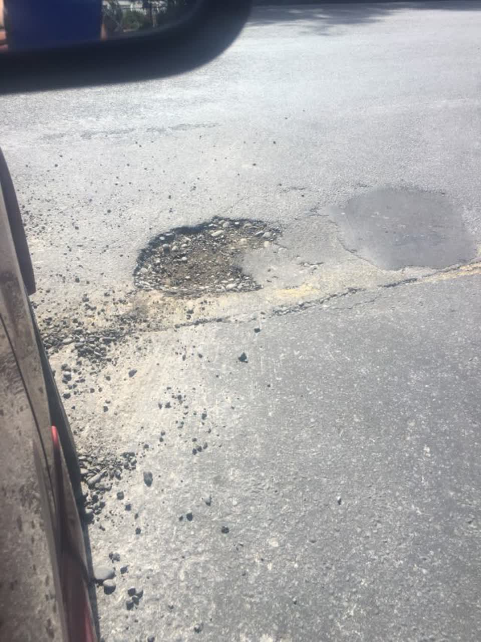 The photograph attached to this roading/streets report