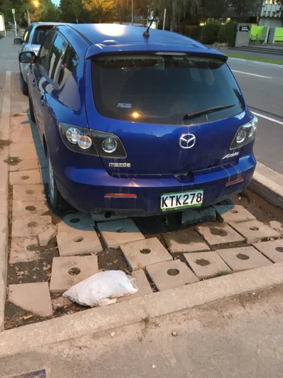 The photograph attached to this roading/streets report