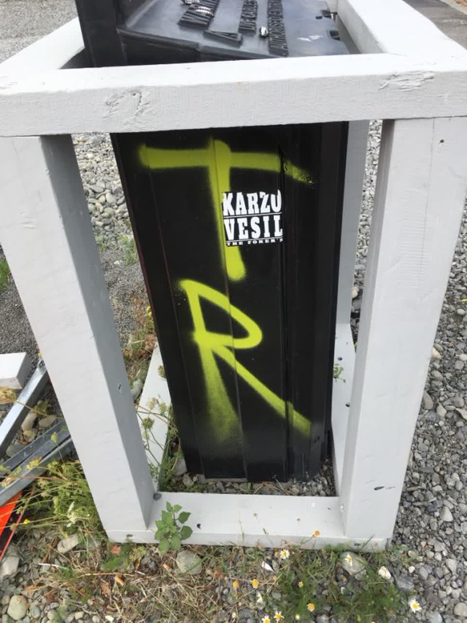 The photograph attached to this graffiti report