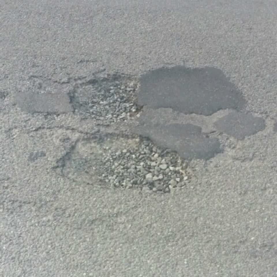 The photograph attached to this roading/streets report