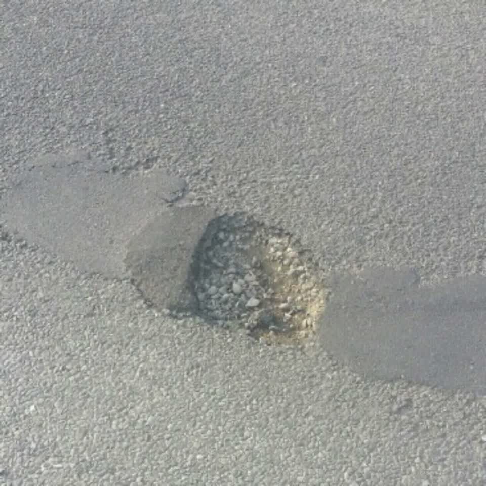 The photograph attached to this roading/streets report