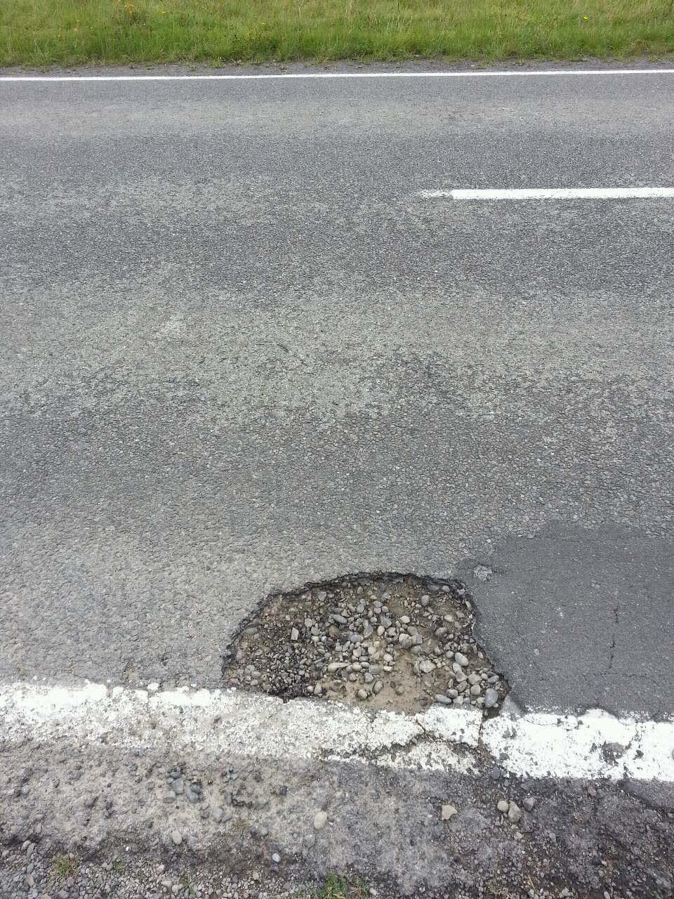 The photograph attached to this roading/streets report