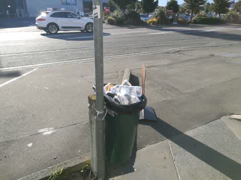 Rubbish/Recycling, a report photo