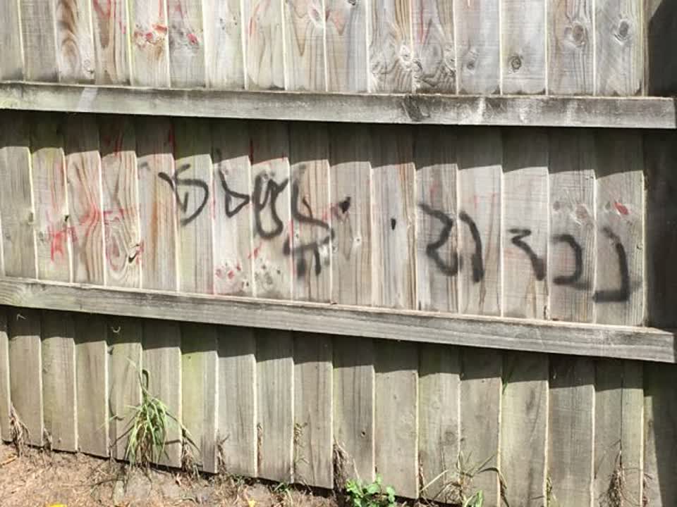 The photograph attached to this graffiti report