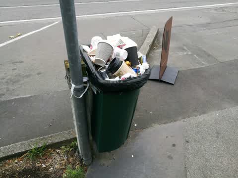 Rubbish/Recycling, a report photo