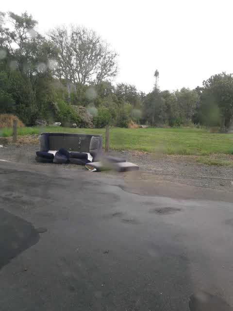 Rubbish/Recycling, a report photo