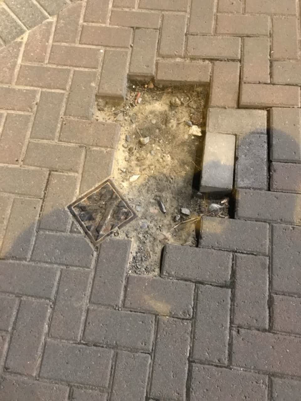 The photograph attached to this roading/streets report