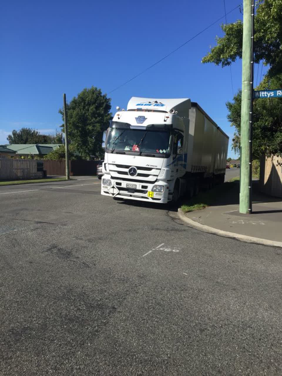 The photograph attached to this roading/streets report