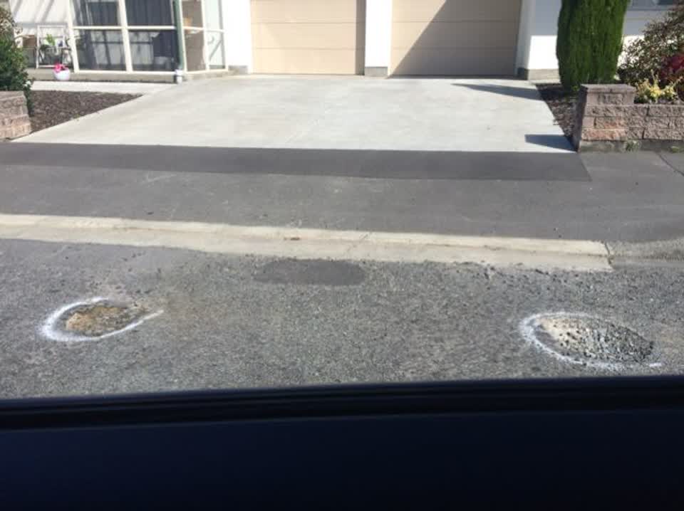 The photograph attached to this roading/streets report