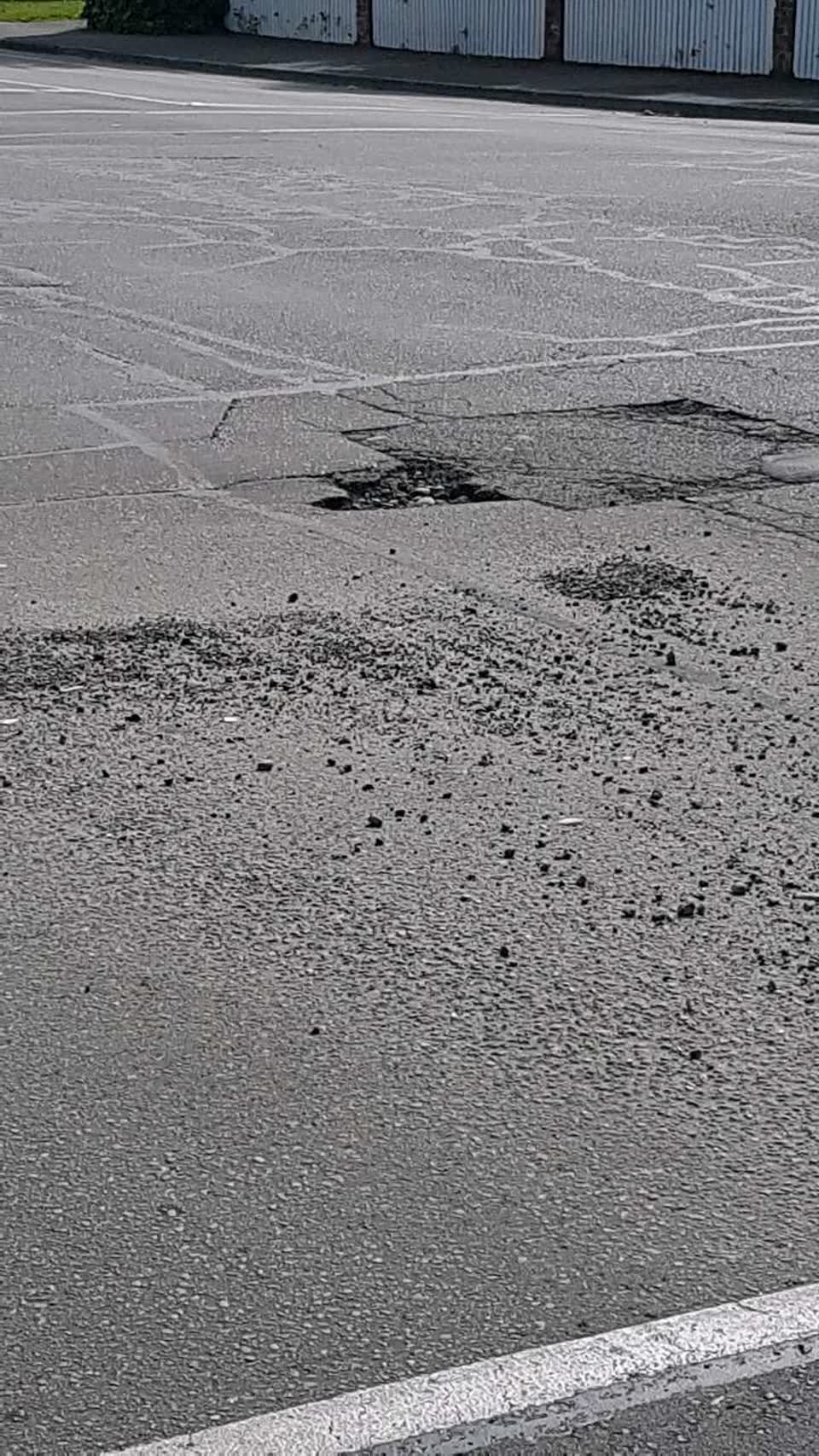 The photograph attached to this roading/streets report