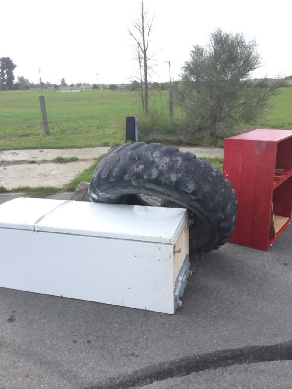 The photograph attached to this rubbish/recycling report