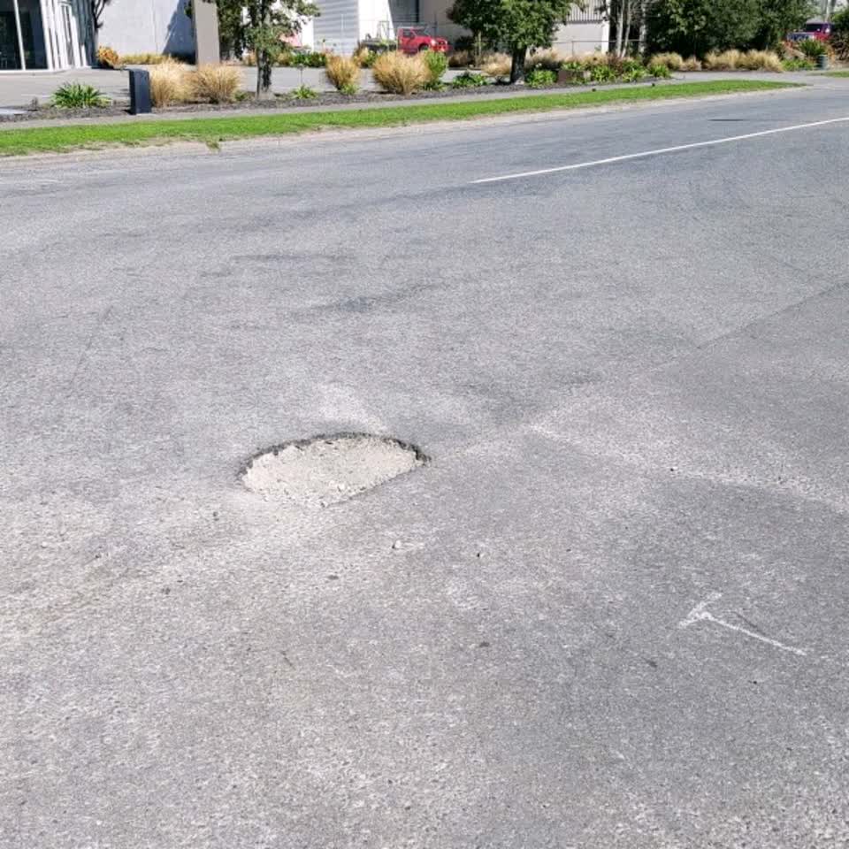 The photograph attached to this roading/streets report