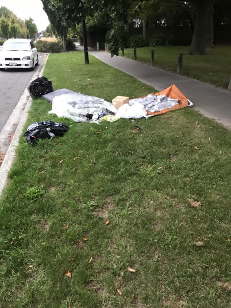 The photograph attached to this rubbish/recycling report