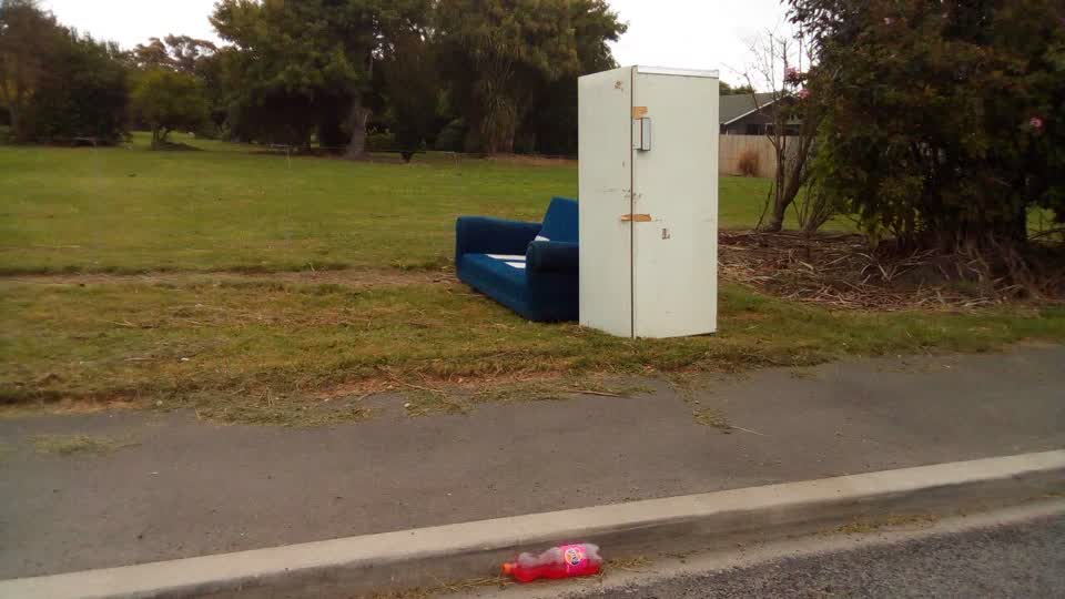The photograph attached to this rubbish/recycling report