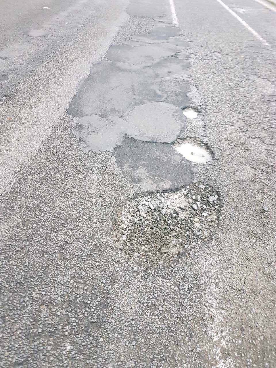 The photograph attached to this roading/streets report