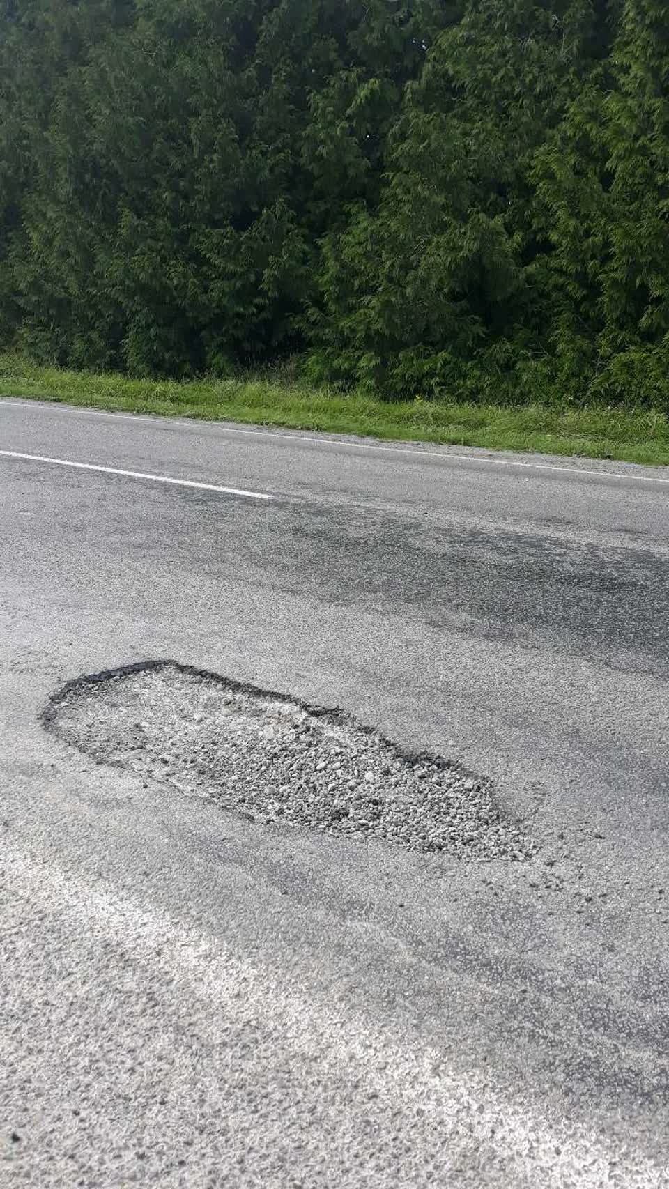 The photograph attached to this roading/streets report