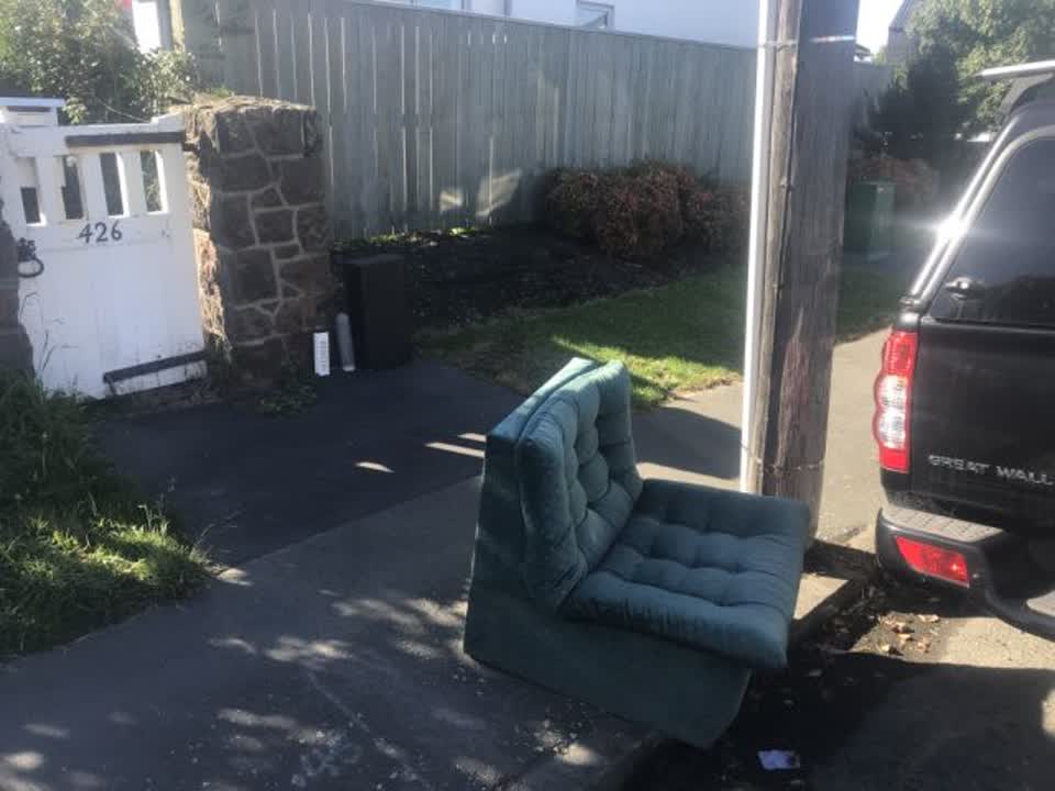 The photograph attached to this rubbish/recycling report