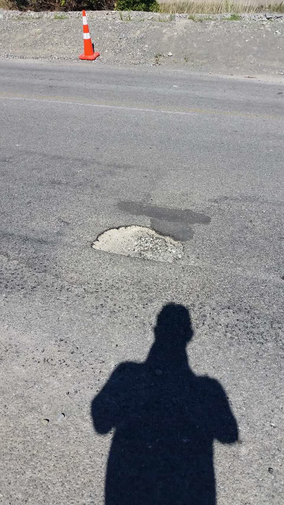 The photograph attached to this roading/streets report