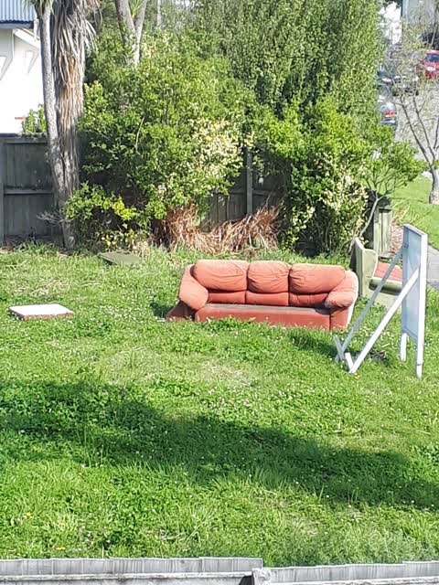 Rubbish/Recycling, a report photo
