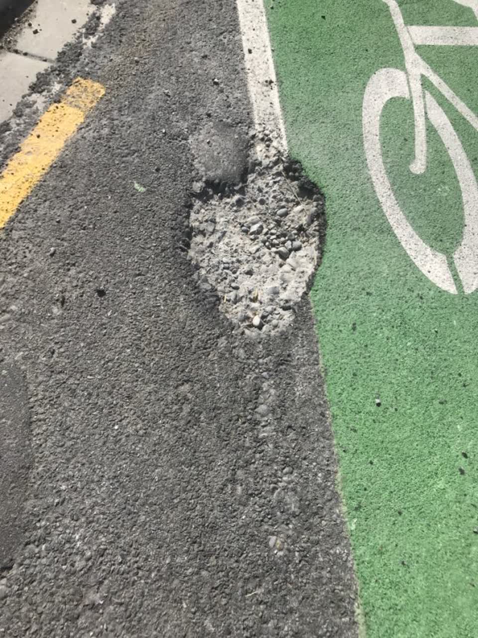 The photograph attached to this roading/streets report