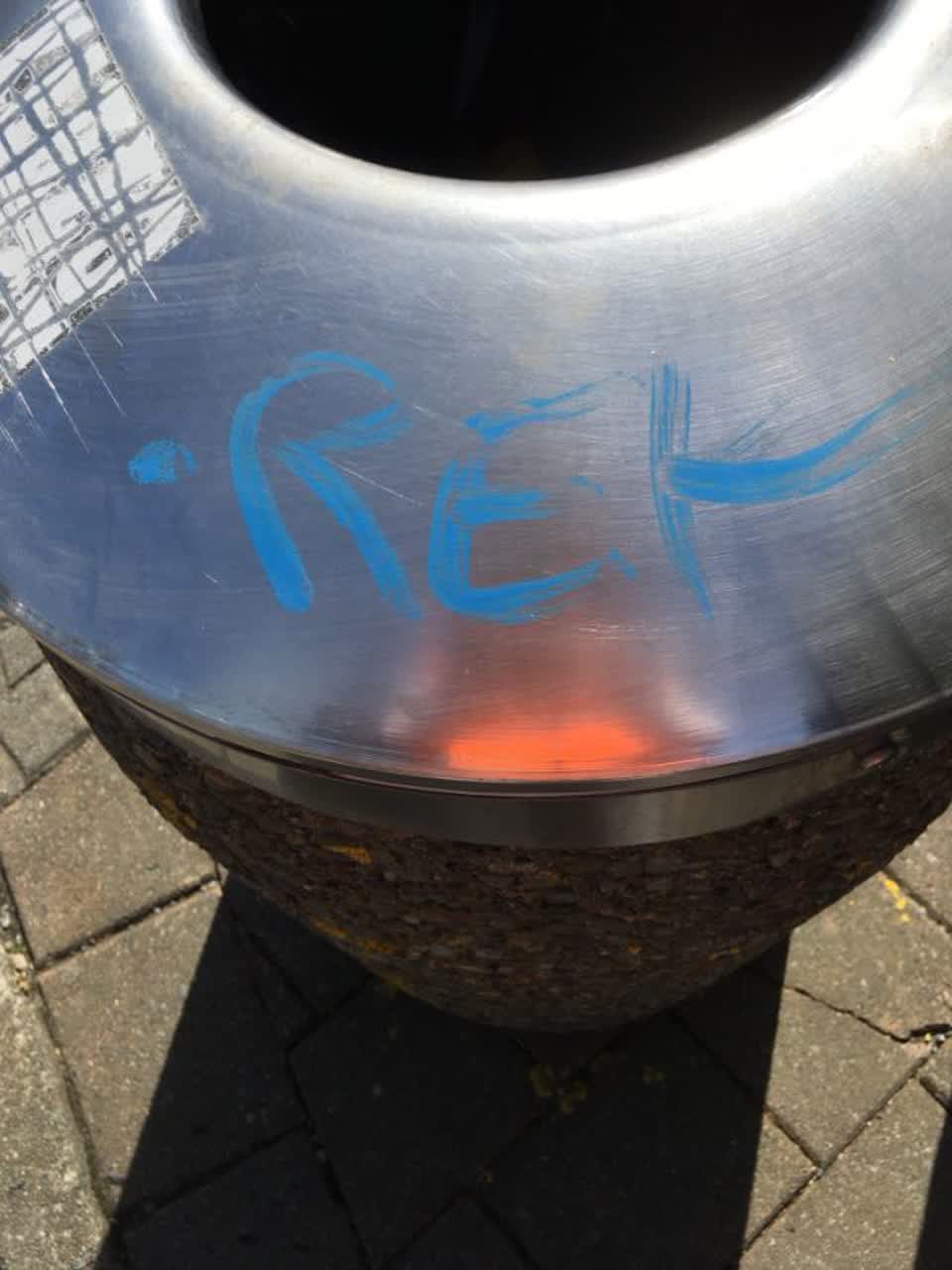 The photograph attached to this graffiti report
