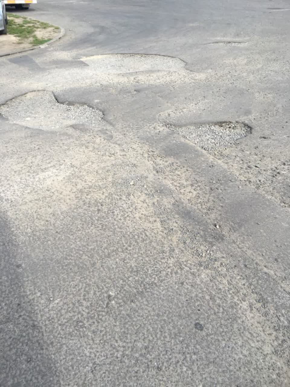 The photograph attached to this roading/streets report