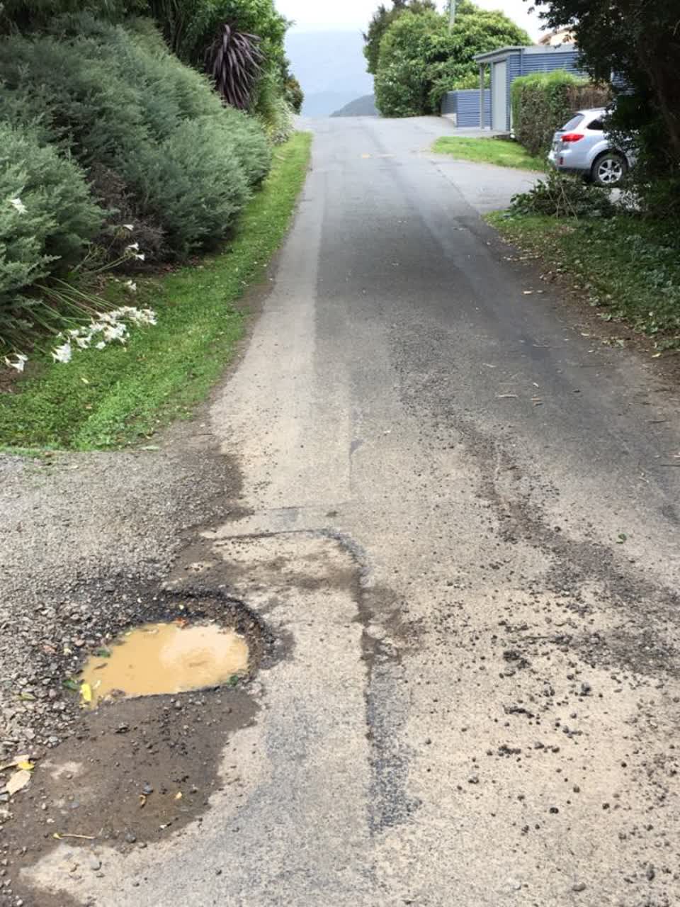The photograph attached to this roading/streets report