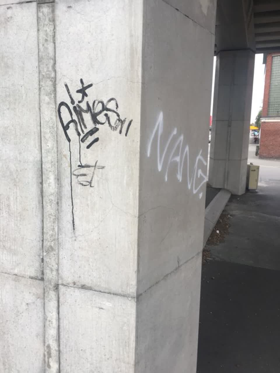 The photograph attached to this graffiti report