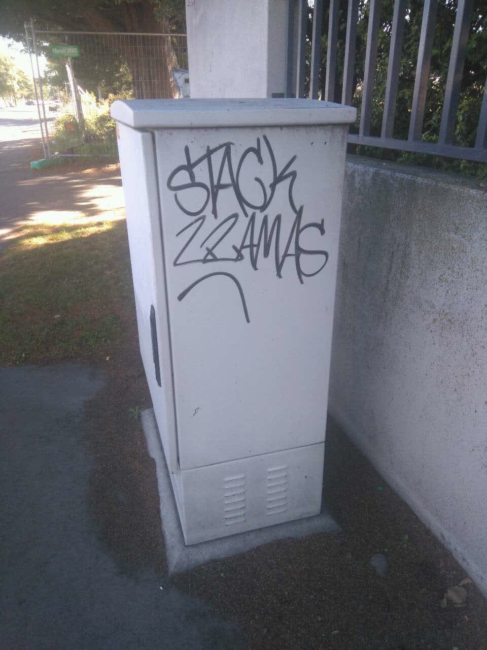 The photograph attached to this graffiti report