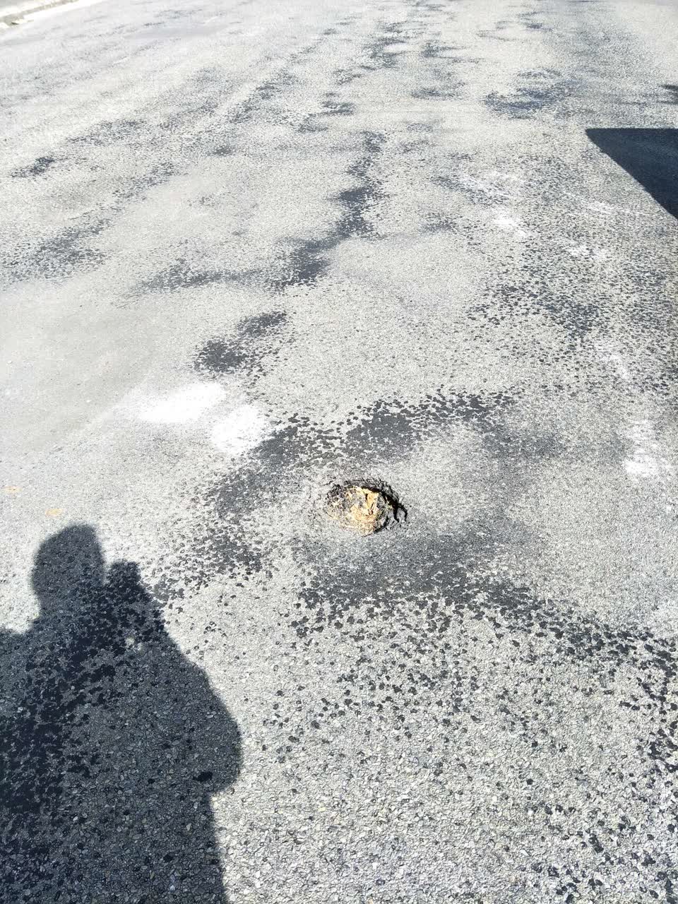 The photograph attached to this roading/streets report