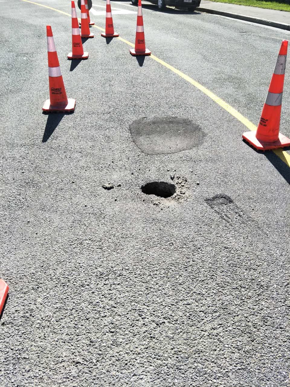 The photograph attached to this roading/streets report