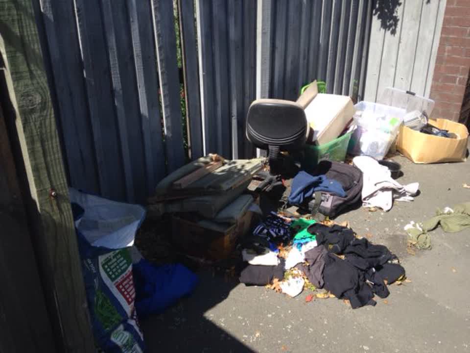 The photograph attached to this rubbish/recycling report