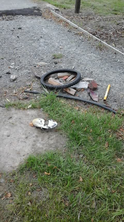 Rubbish/Recycling, a report photo