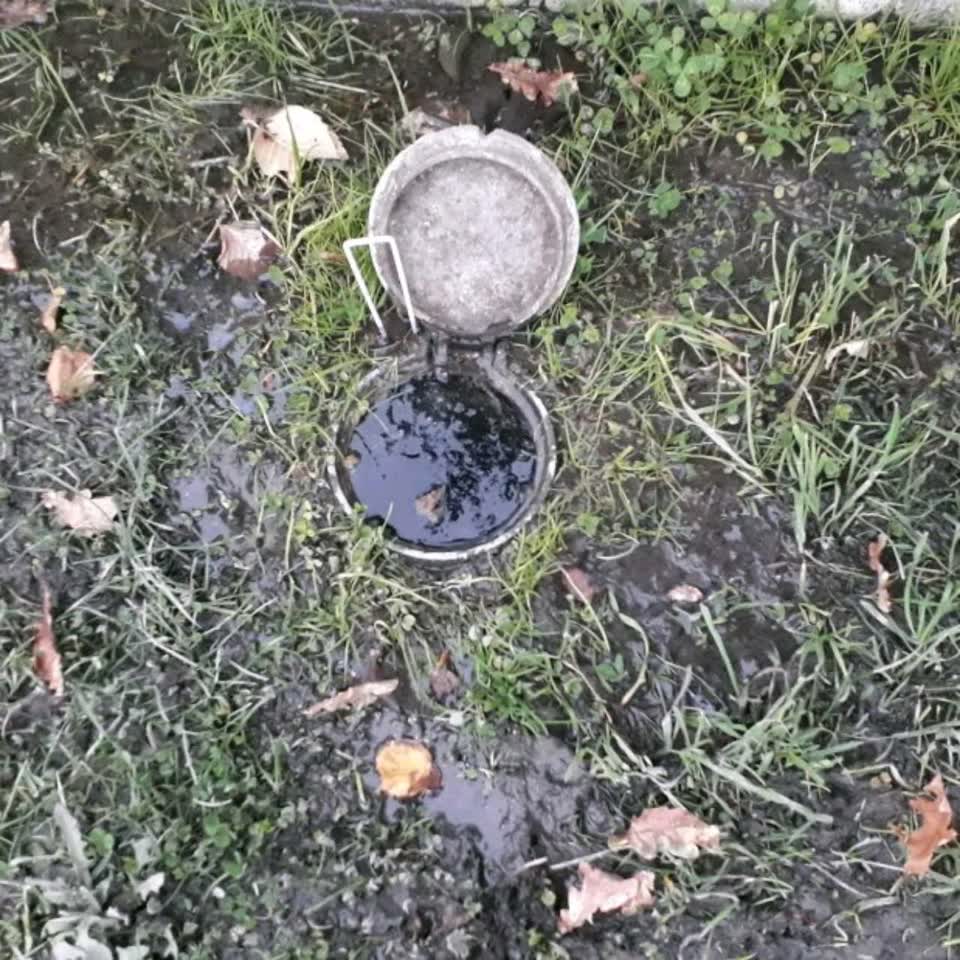 The photograph attached to this water supply report