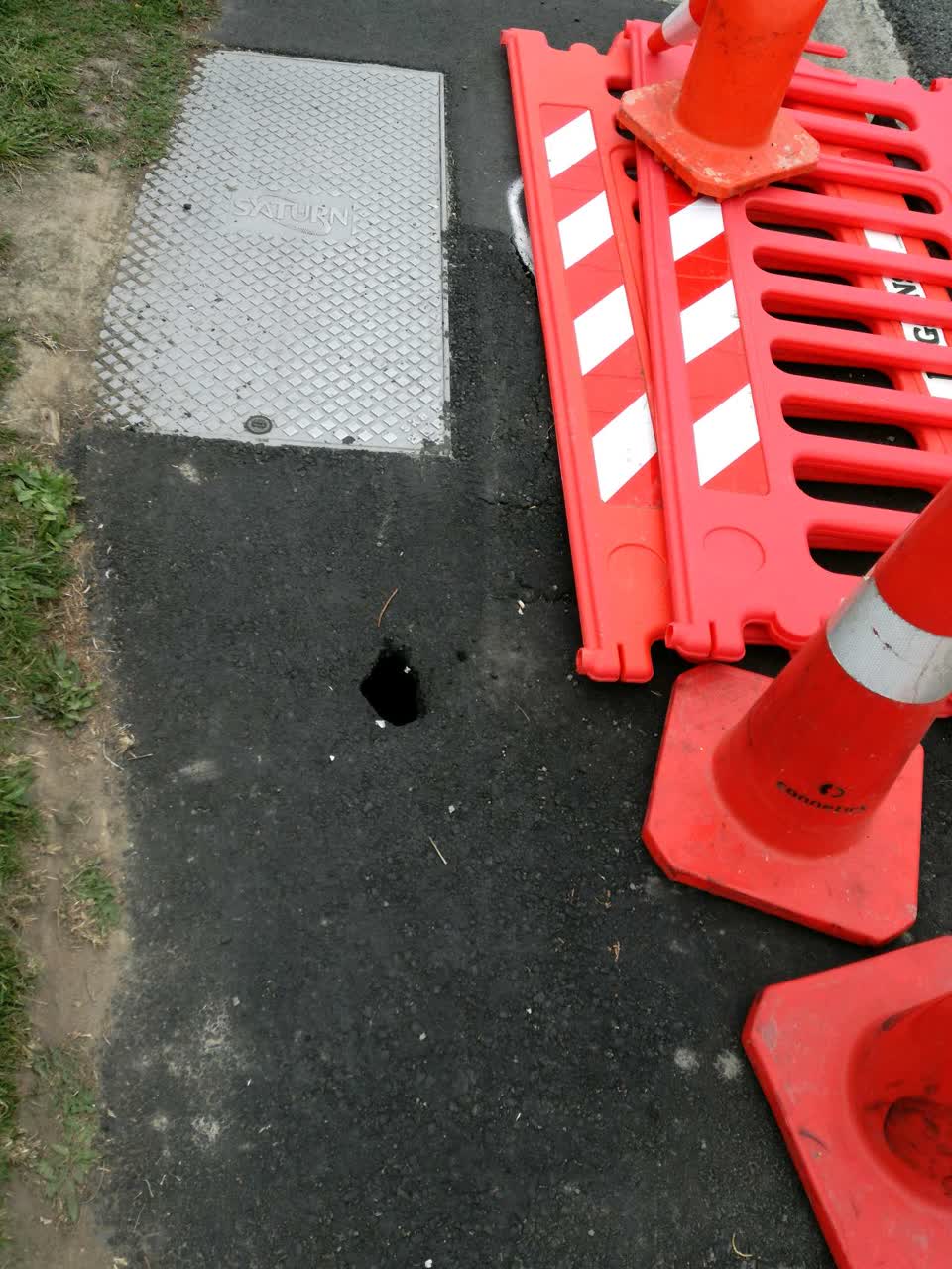 The photograph attached to this roading/streets report