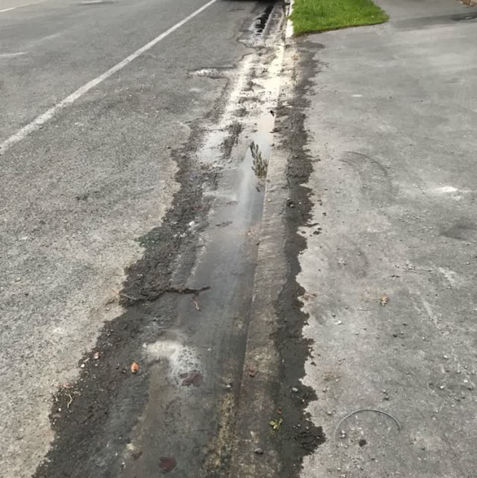The photograph attached to this roading/streets report