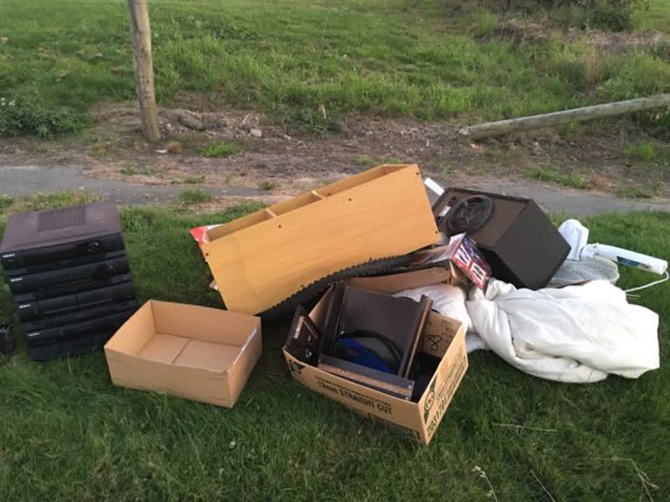 The photograph attached to this rubbish/recycling report