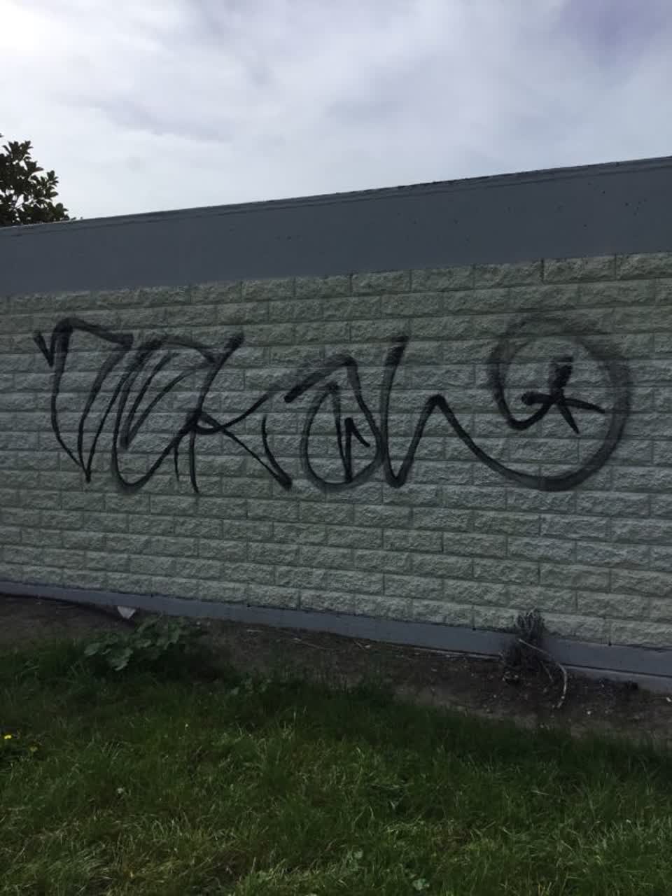 The photograph attached to this graffiti report