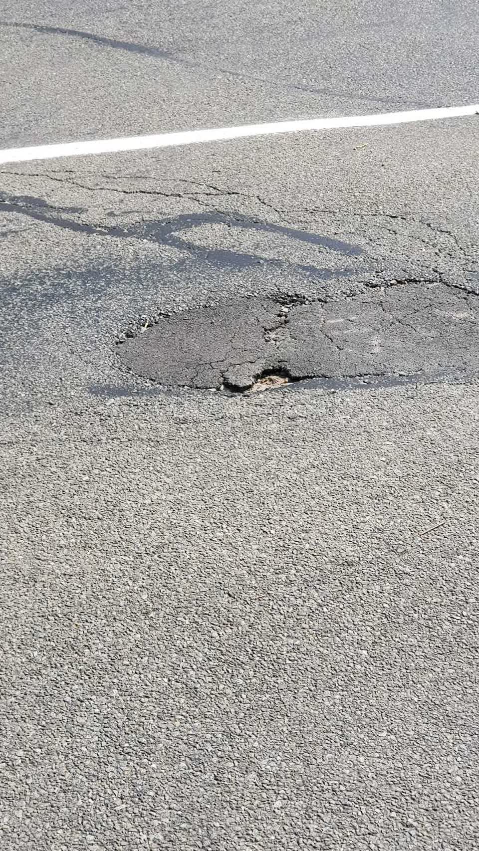 The photograph attached to this roading/streets report