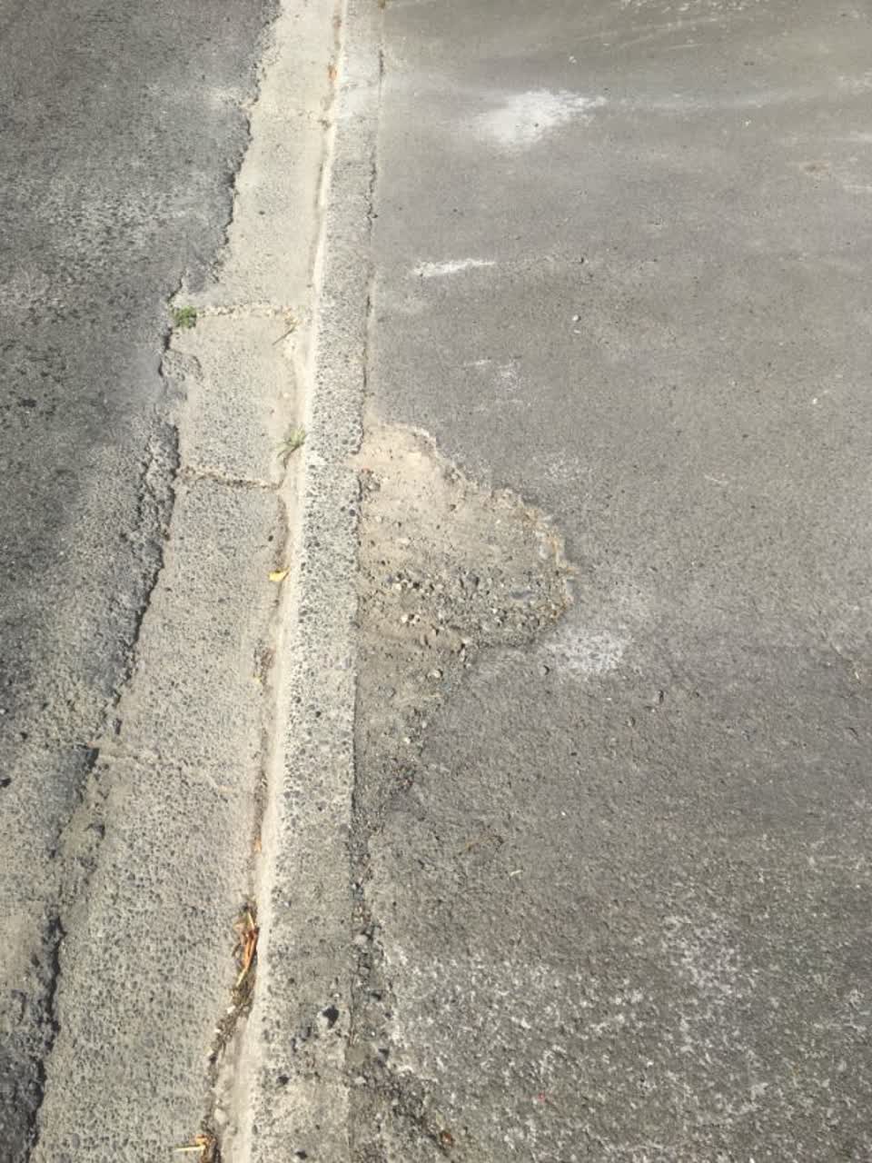 The photograph attached to this roading/streets report